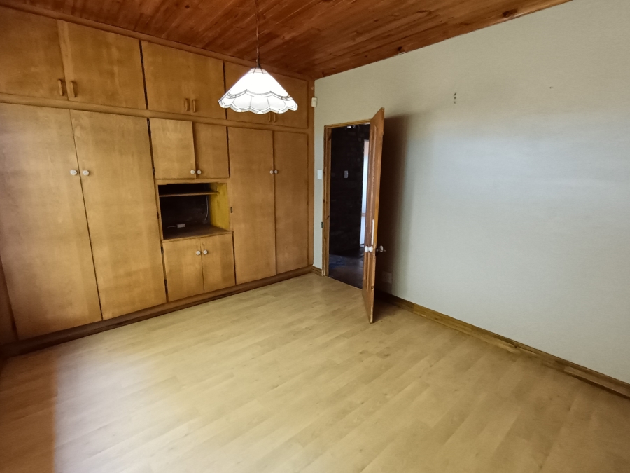 4 Bedroom Property for Sale in C Place Eastern Cape